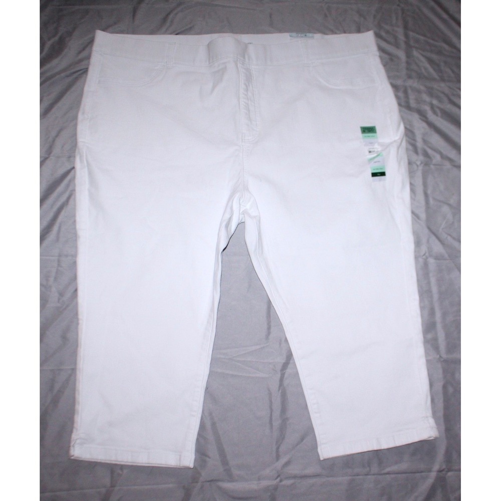 Women's Terra & Sky plus size capri size 4X 28W-30W white